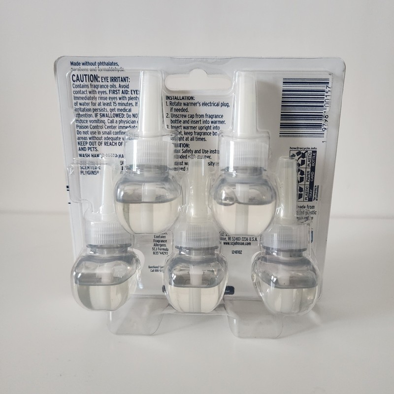 5 Count Glade Plugins Scented Oil Refills - Embers & Sandalwood Limited Edition gallery