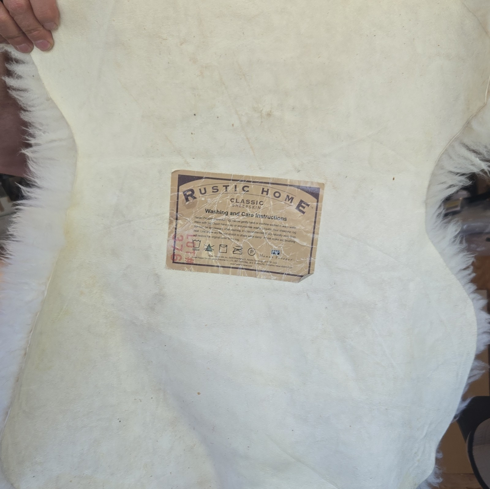 Rustic Home Classic Sheepskin Rug, White Solid High Pile, 28 x 40 in Washable gallery