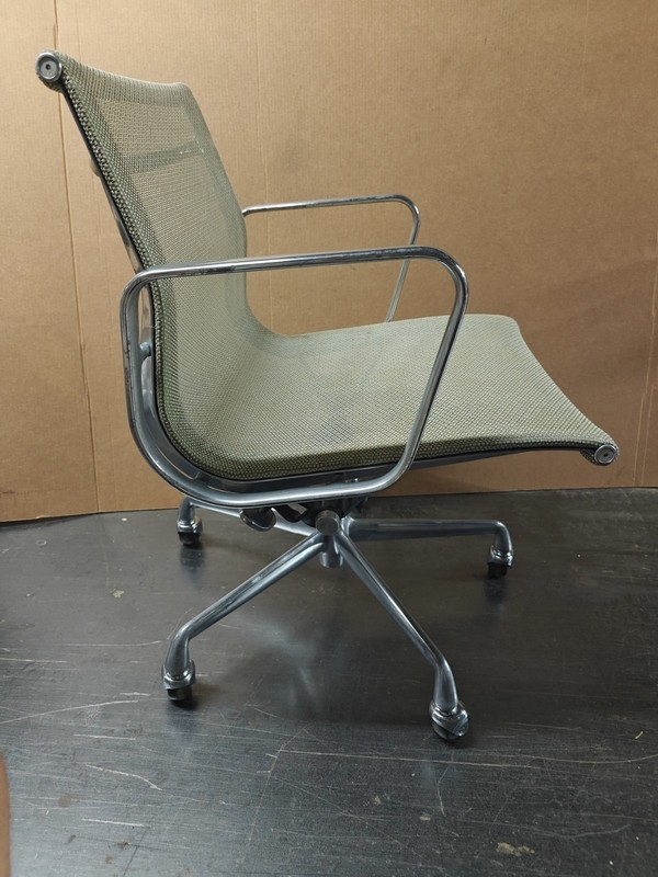 2007 Eames Herman Miller Low Back Management Aluminum Group Desk Chair Gold Mesh gallery