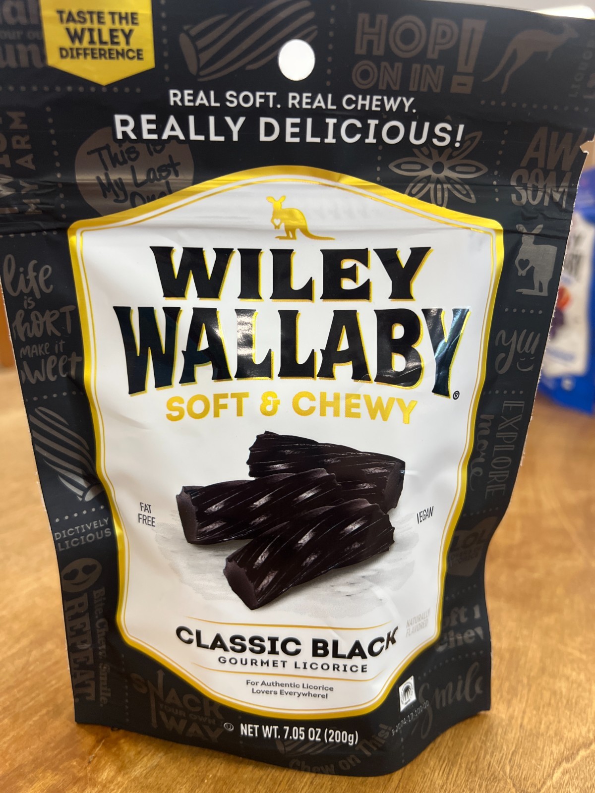 SIX BAGS Wiley Wallaby Black Australian Style Soft Licorice Candy 7.05 OZ gallery