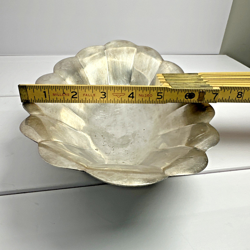 Vintage Reed & Barton 75 Silverplate Scalloped Footed Bowl 10" x 7" gallery