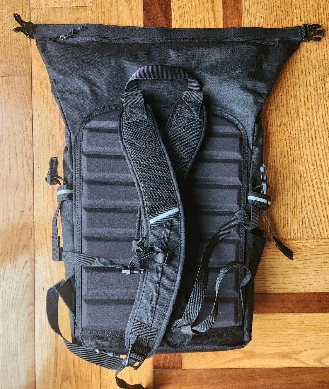 Thule Sweden Pack N Pedal Backpacking Backpack Black 4