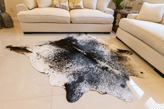 Real Cowhide Rug Salt and Pepper - Size 6 x 7-8 ft gallery