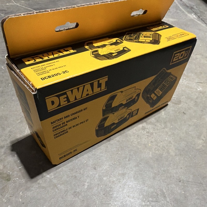 2 5ah DEWALT DCB205-2C 20V Batteries & Charger Kit gallery