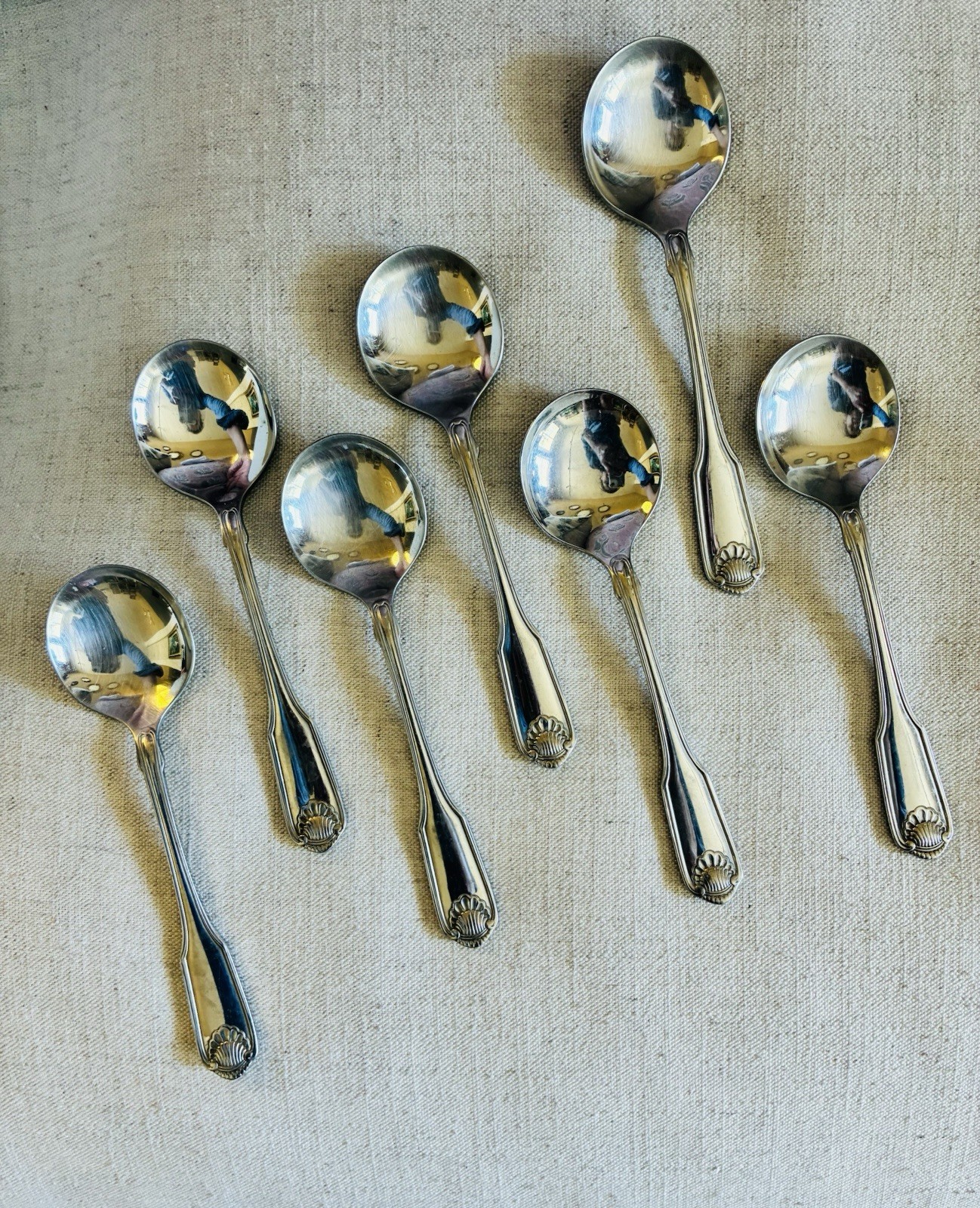 Oneida Stainless Flatware Cereal Spoons Small Classic Shell Heirloom Cube Soup 7 gallery