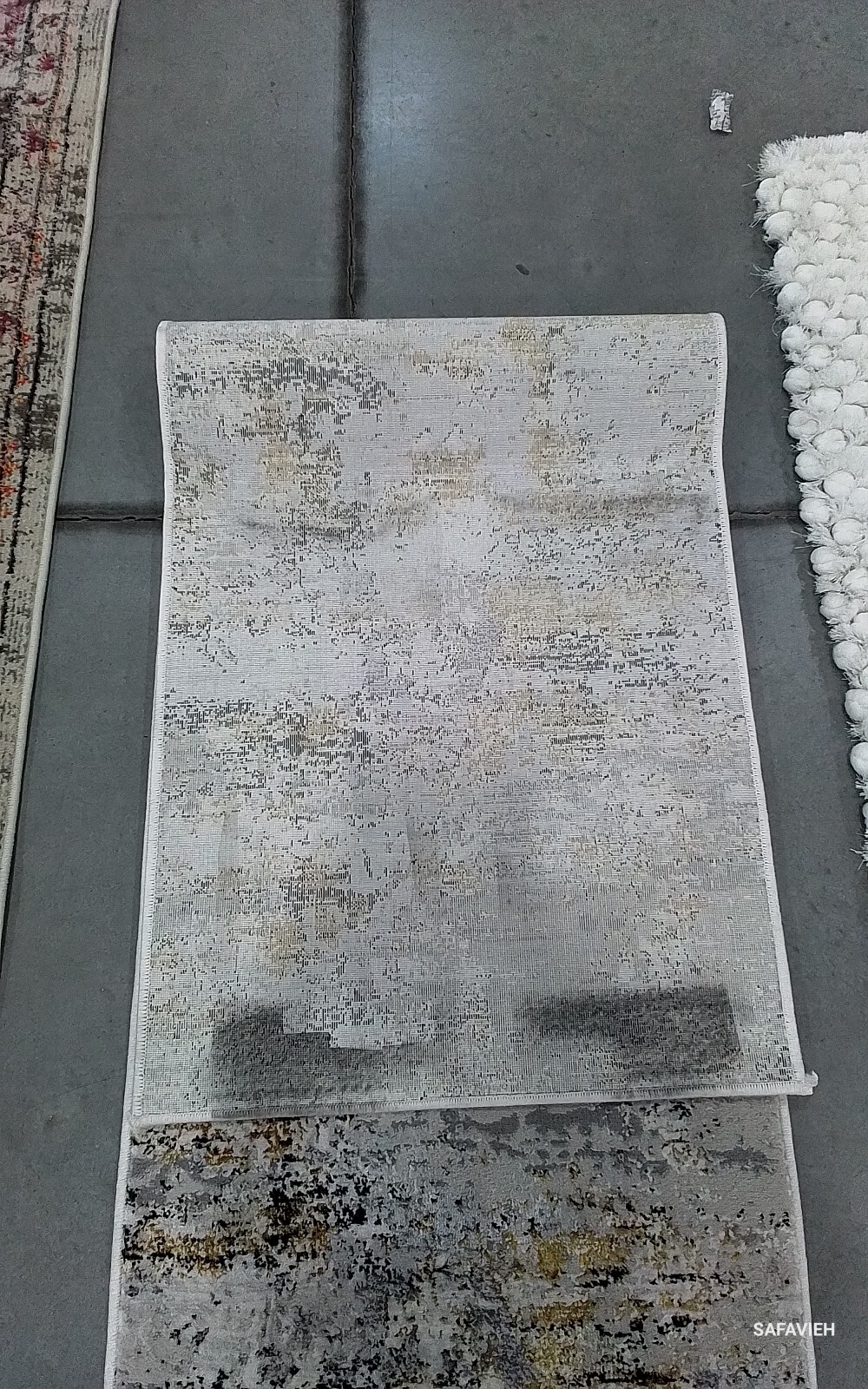 CREME / GOLD 2'-0" x 8'-0" Back Stain Rug, Reduced Price 1172766742 AMF572A-28 gallery