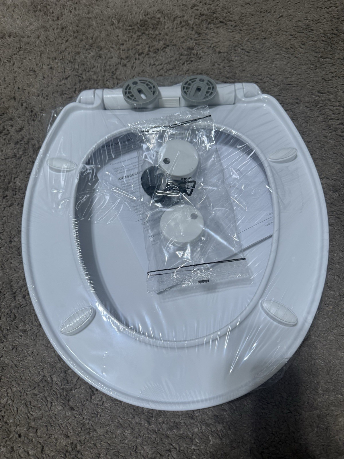 Signature Hardware 447327 Bradenton Round Closed-Front Toilet Seat and Lid NEW gallery