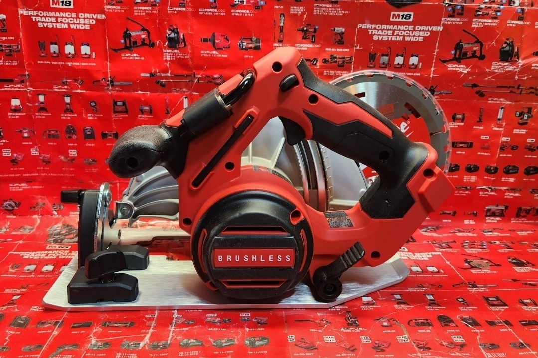 ⭐️NEW⭐️ Milwaukee M18 18V Brushless Cordless 7-1/4 in. Circular Saw 2631-20 gallery