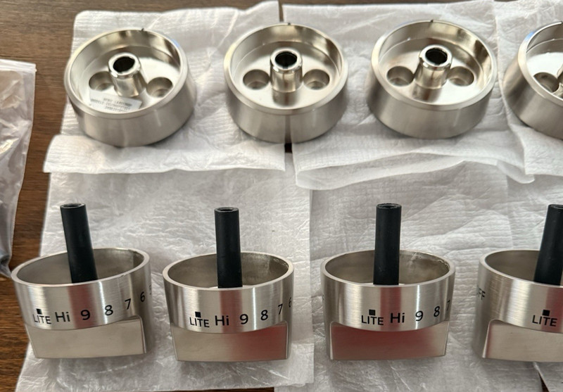 CAFÉ Front Control Gas Knobs (CGU366P3T2D1) & Handles - Brushed Stainless gallery