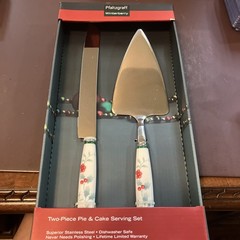 Pfaltzgraff Winterberry Two Piece Pie and Cake Serving Set New In Box!