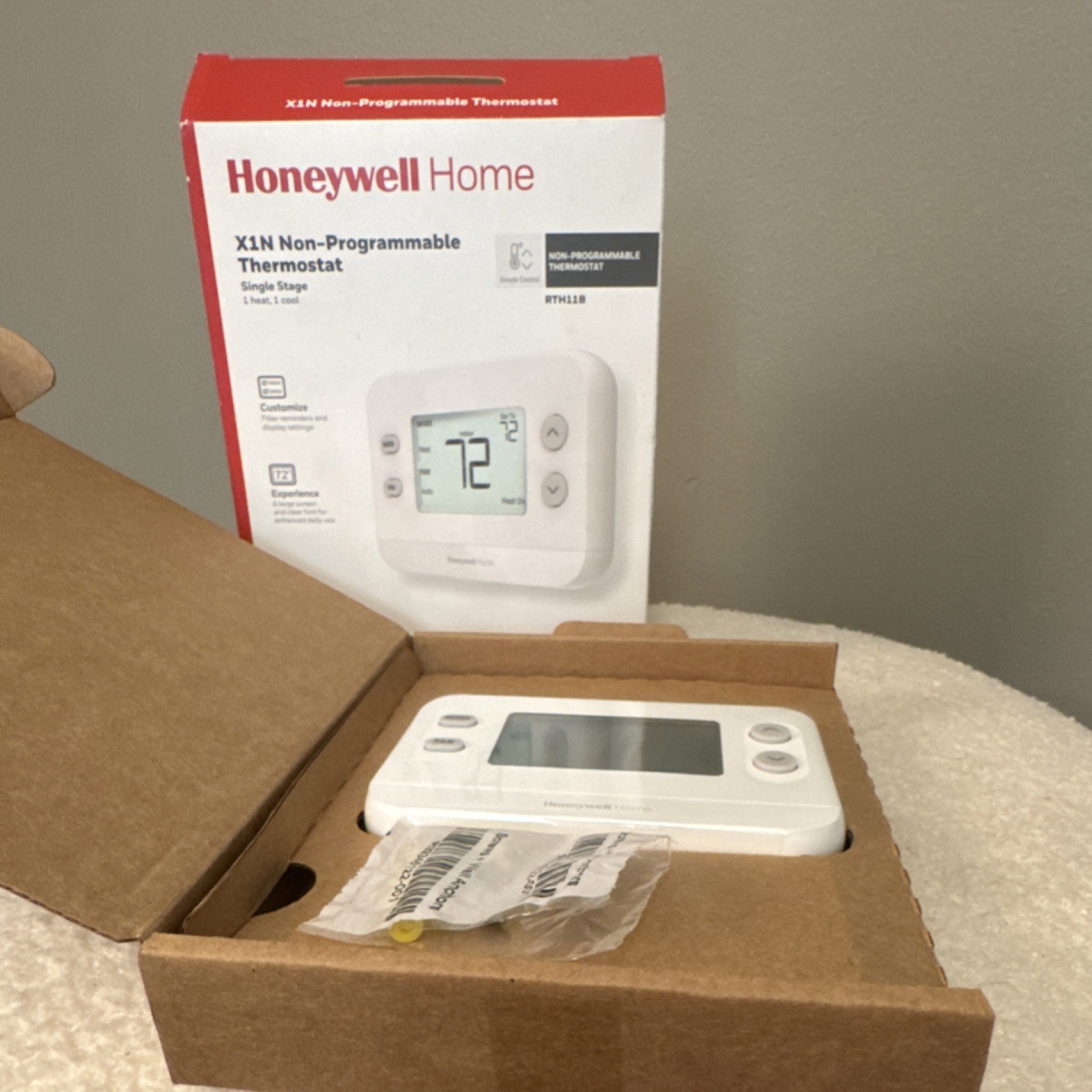 Honeywell Home X1N Non-Programmable Thermostat RTH11B Digital 1 Heat 1 Cool gallery