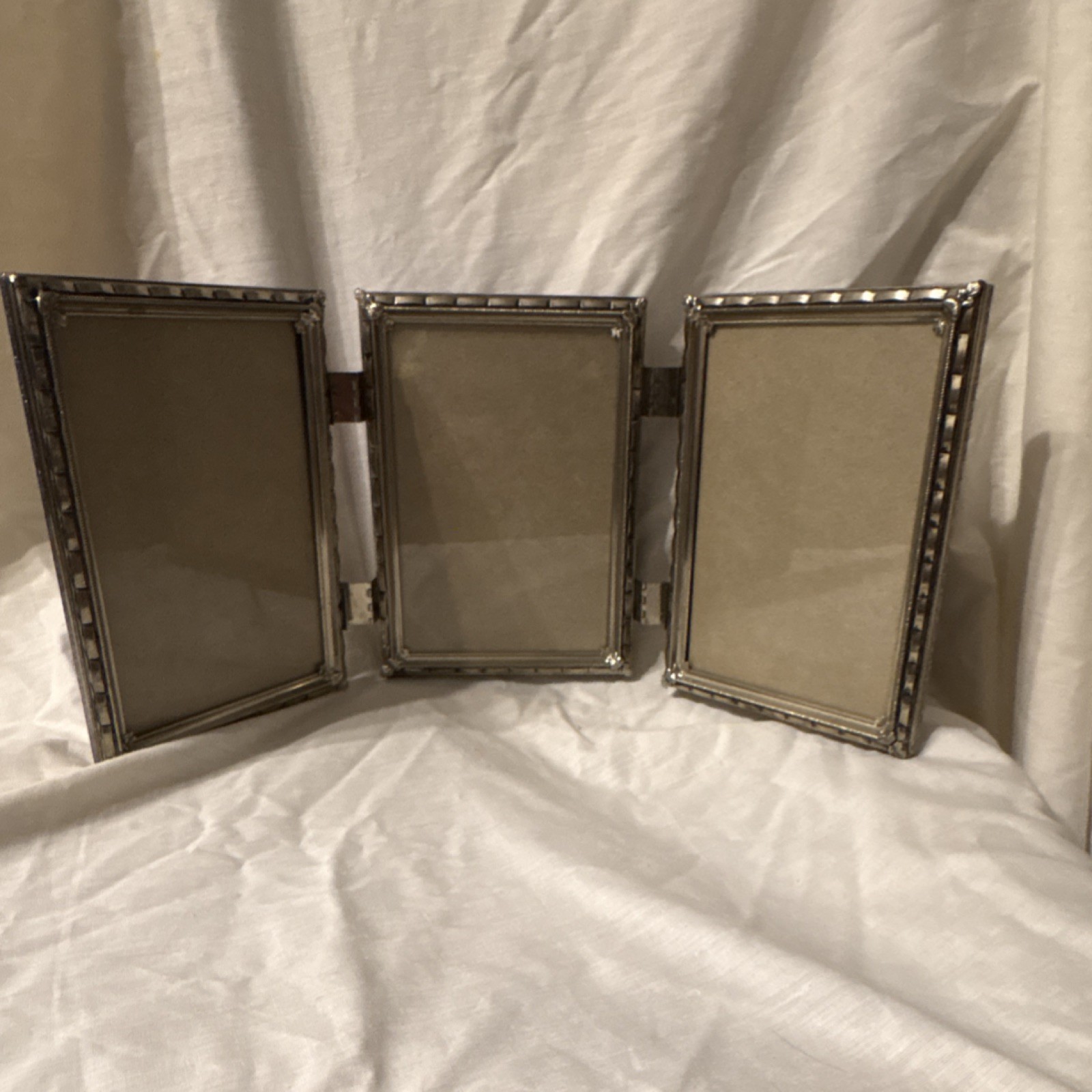 Ornate Silver Metal Tri-Fold Rectangle Picture Frame Vintage Less Than 12in gallery