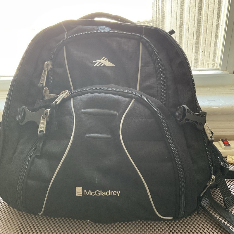 High Sierra Black Hiking Backpack Medium Zip Closure Padded 4 Pockets Logo