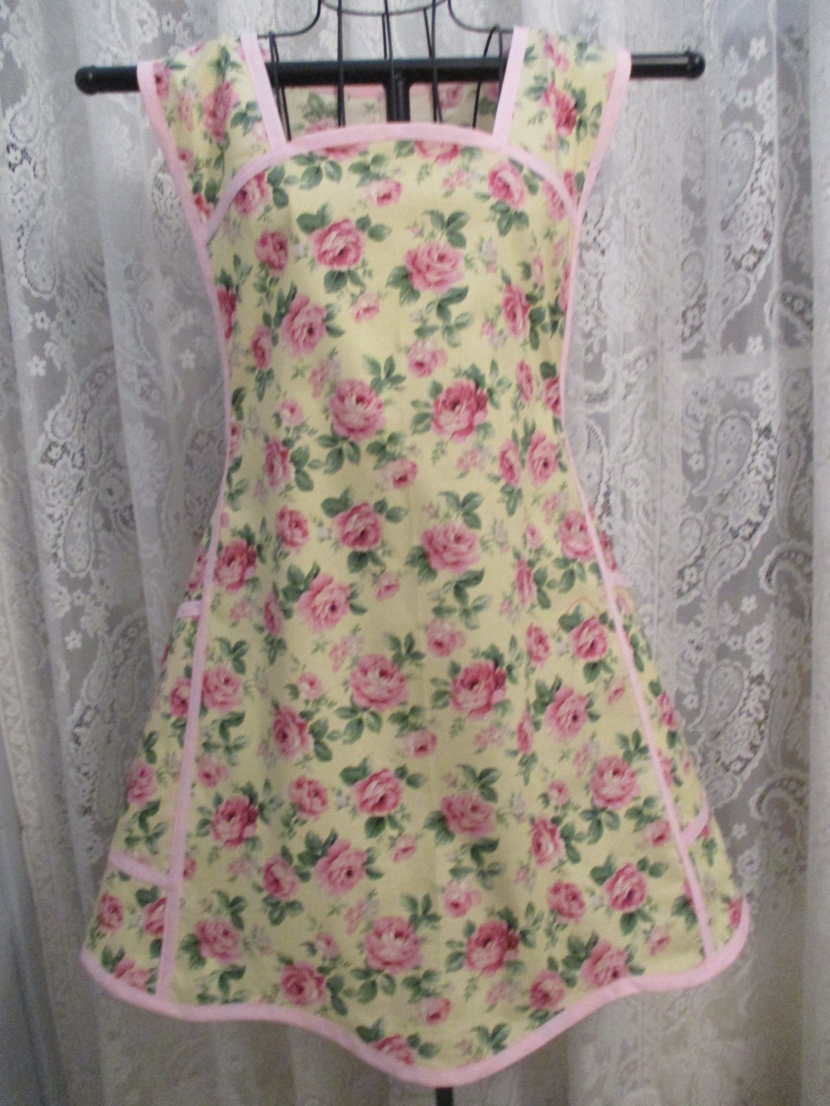 HANDMADE BIB APRON ROSES gallery