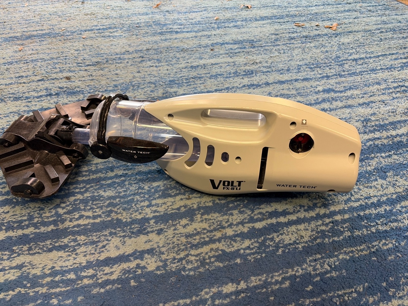 Water Tech Pool Blaster Volt FX-8Li Battery Powered Pool & Spa Vacuum 34000KL gallery