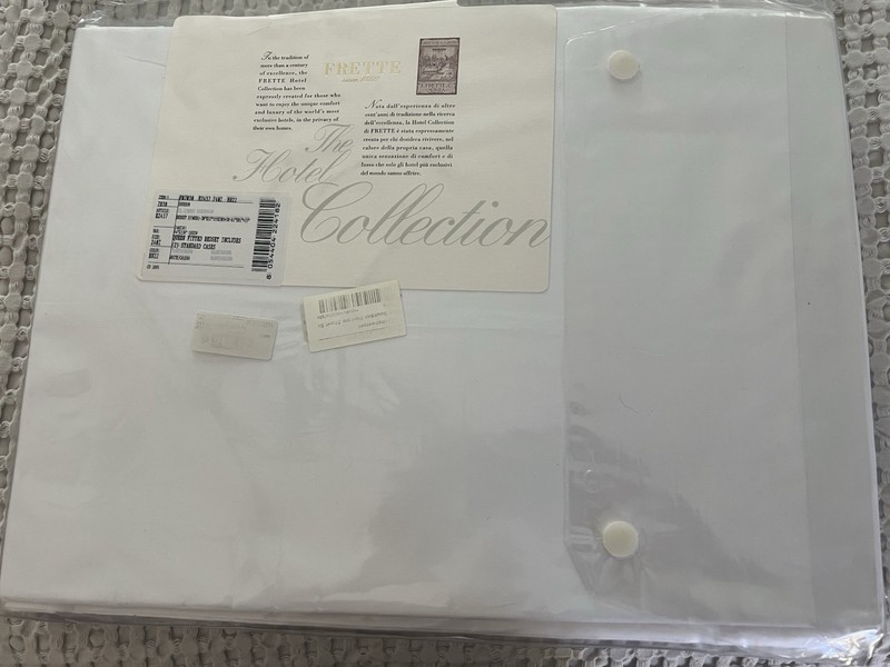 Frette Bourdon Percale Queen Sheet Set In 100% Cotton Made In Italy White/Grey gallery
