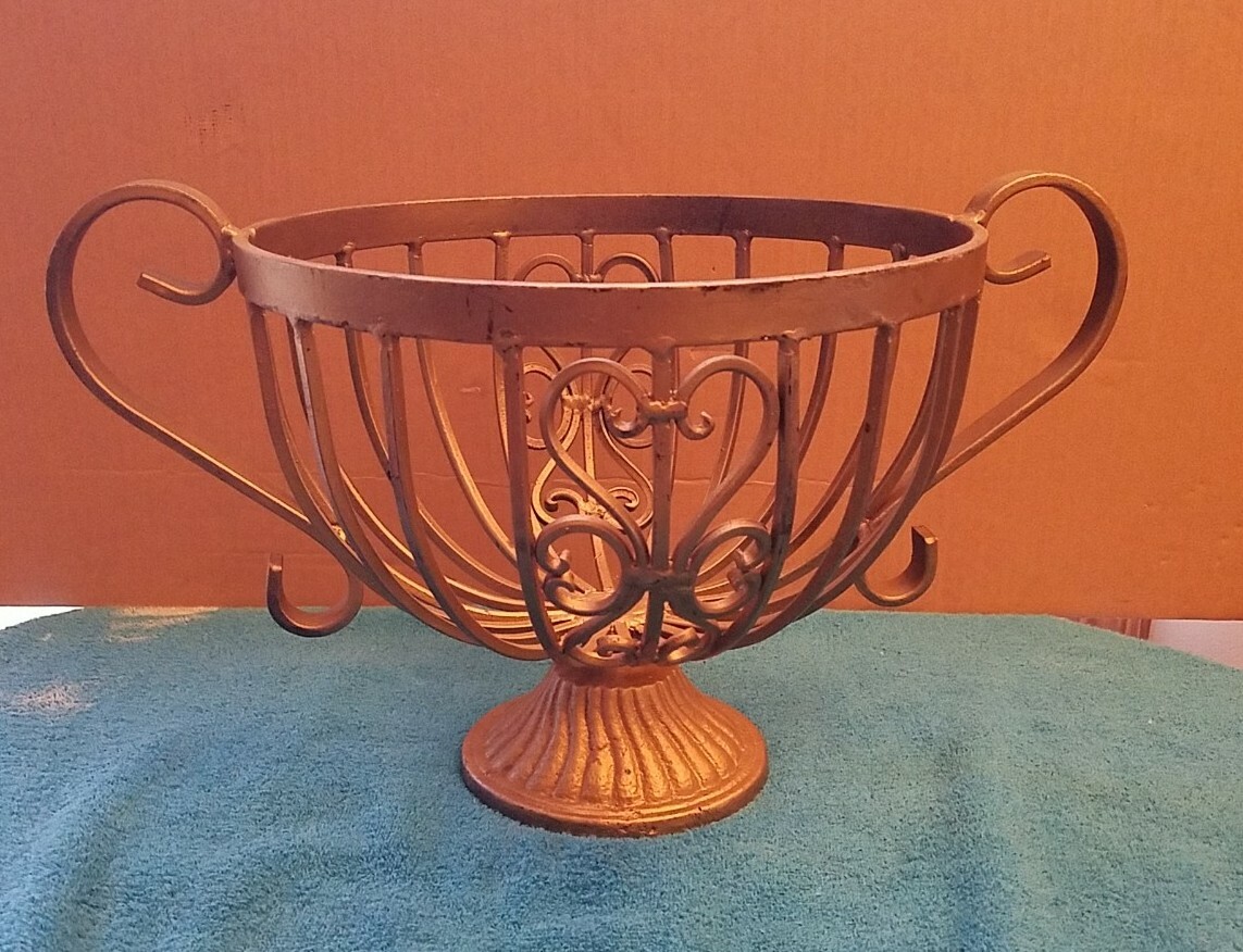 Cast Metal Metallic Gold Classic Design Centerpiece Open Bowl 12" X 9" 9lb gallery