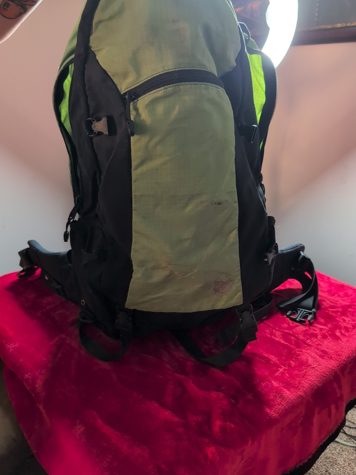 EMS 5000 Adventure Hiking Bag 2