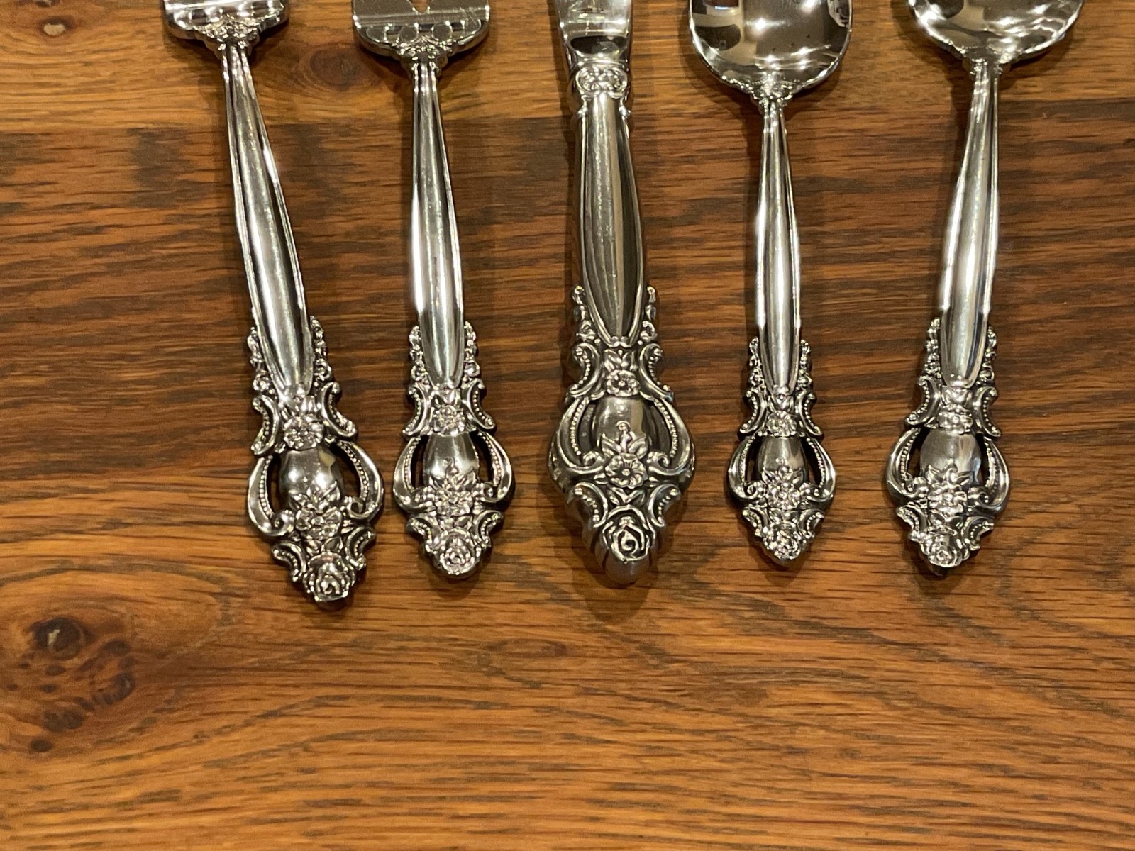 FRONTENAC LYON 5 Piece Place Setting International Stainless Flatware - NEW gallery