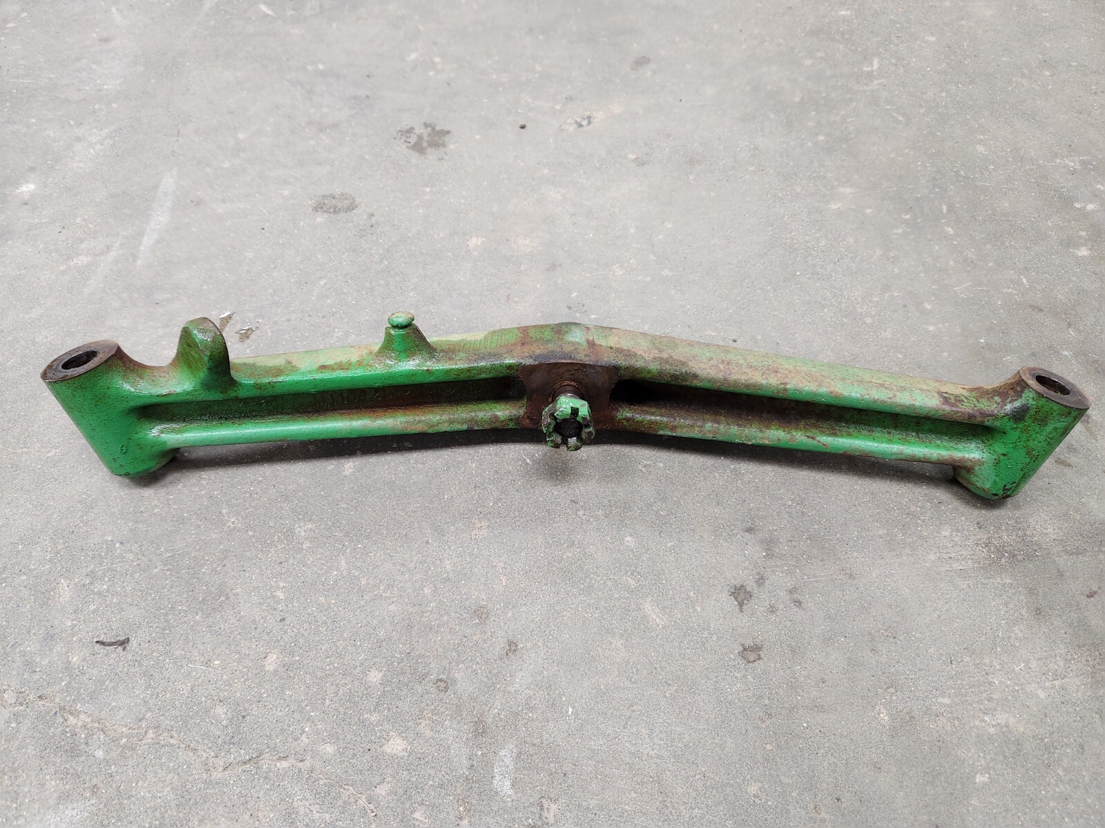 John Deere 112 Front Axle AM30370 gallery