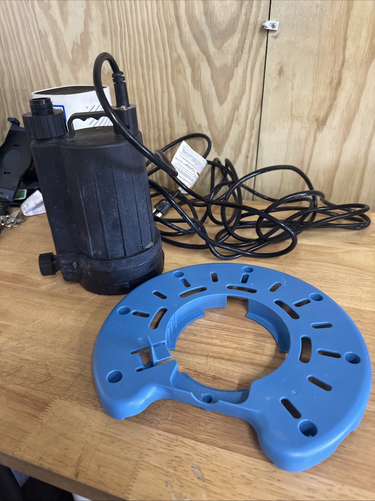 Star Dual Purpose Pool Cover Utility Pump SPCP02. 1/3 HP 40 GPM. 25 Ft. Cord gallery