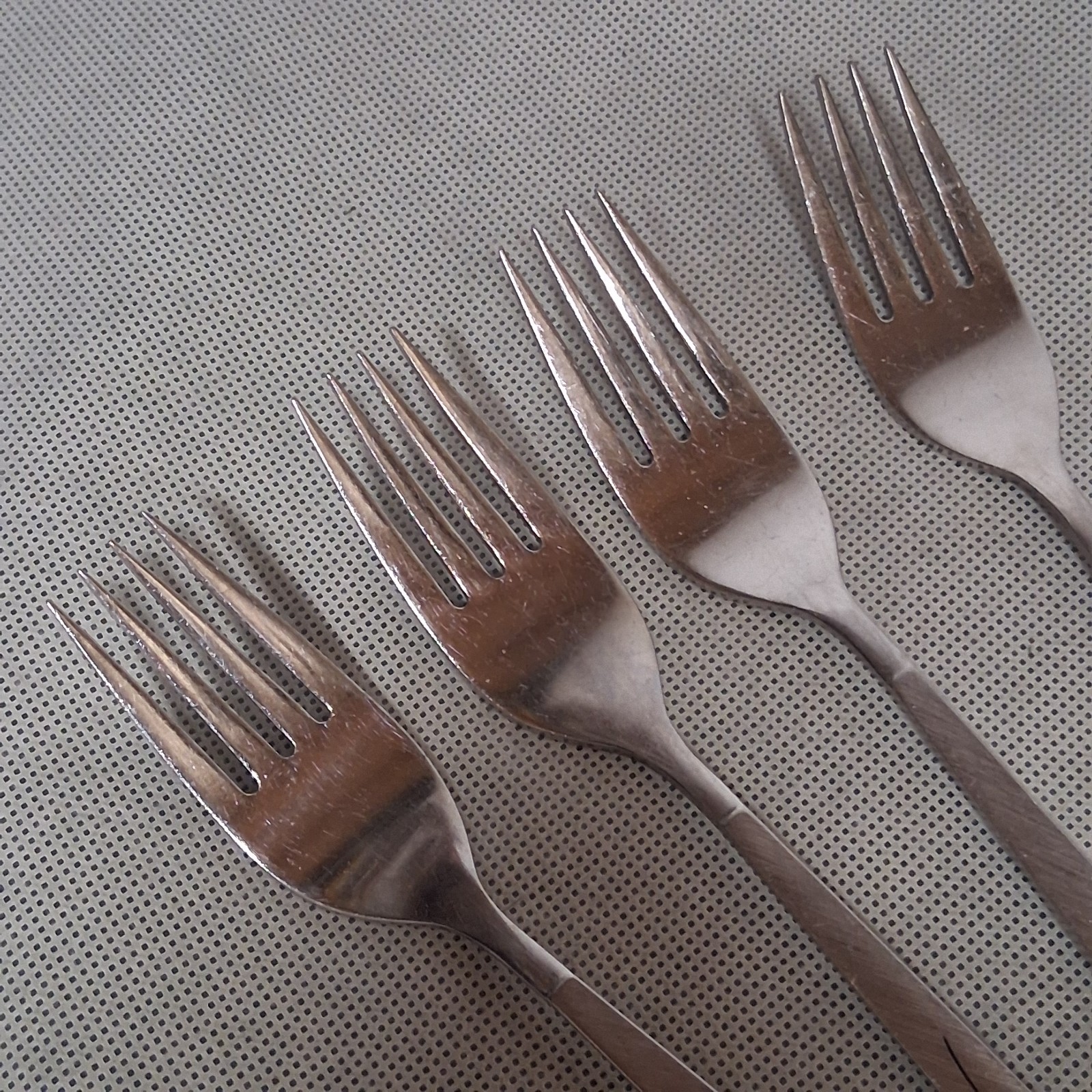 Oneida Capistrano Dinner Forks 4 Stainless Steel 7 1/4" Oniedacraft Deluxe gallery
