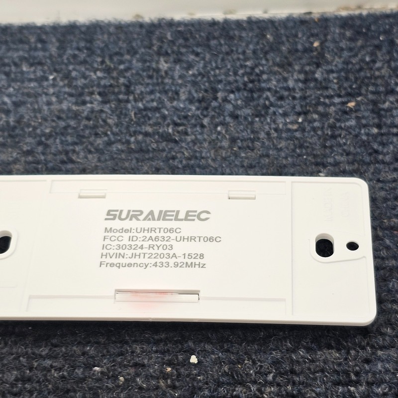 SURAIELEC UHRT06C: WIRELESS LIGHT SOCKET SWITCH 125VAC 60Hz 60W gallery