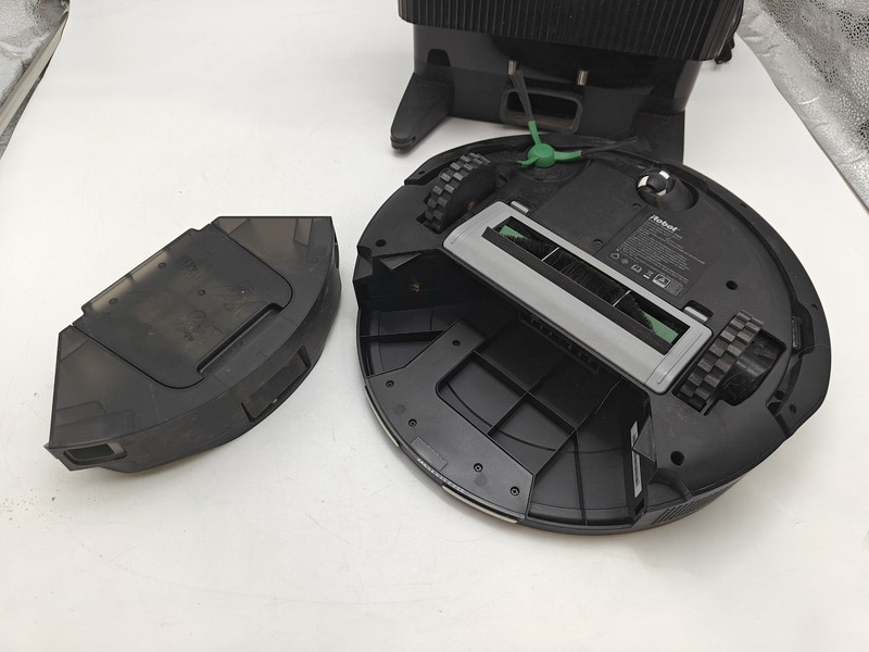 IROBOT ROOMBA COMBO 2 ESSENTIAL ROBOT AUTO EMPTY VAC & MOP - BLACK gallery