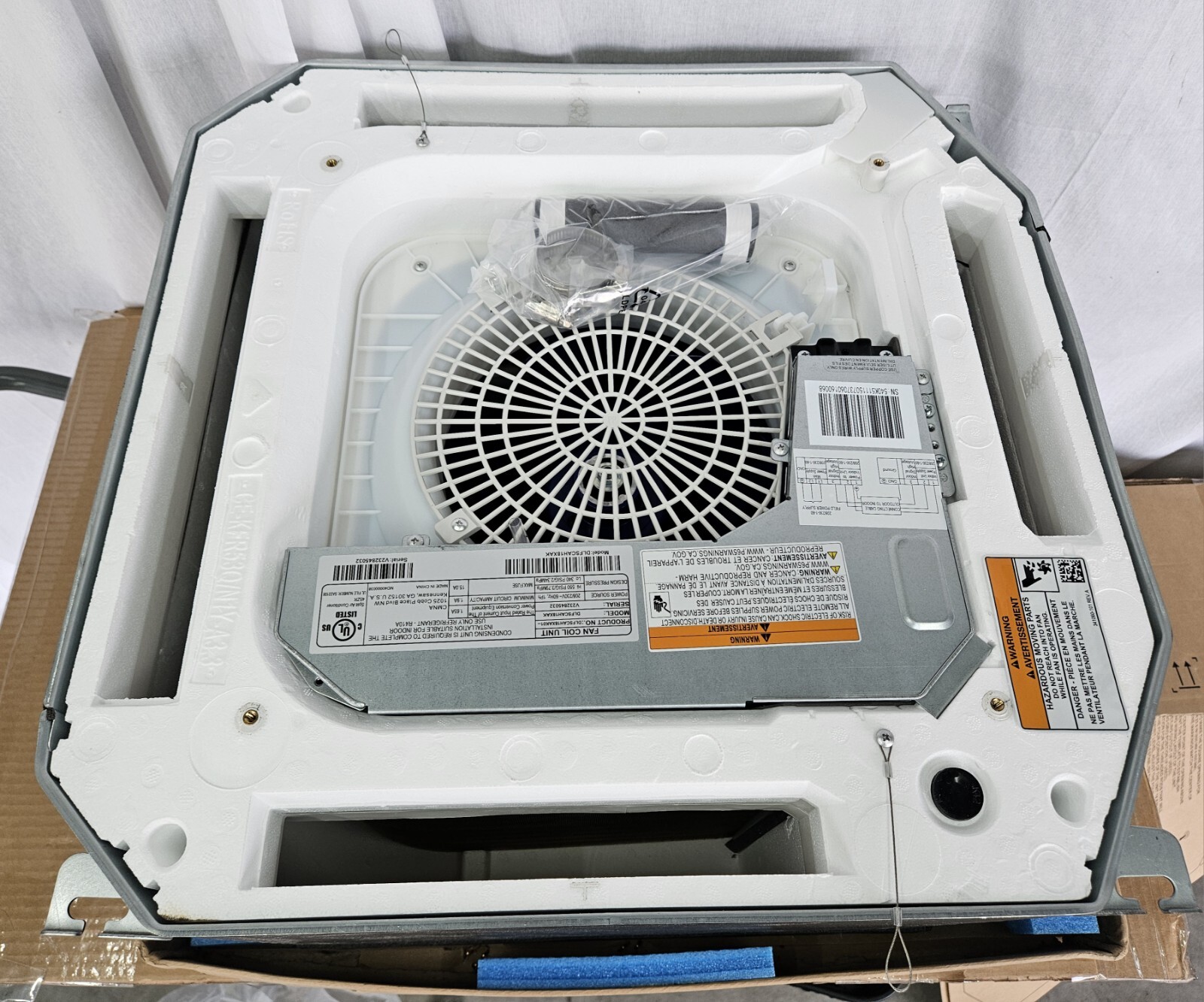 Midea Ductless DLFSCAH18XAK Advantage Series Indoor Cassette Unit 18,000 Btu/h gallery