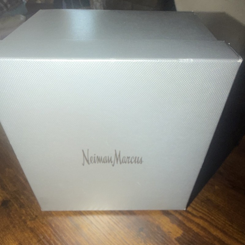 Neiman Marcus Silver Square Cardboard Gift Box Solid Plain 1 Item gallery