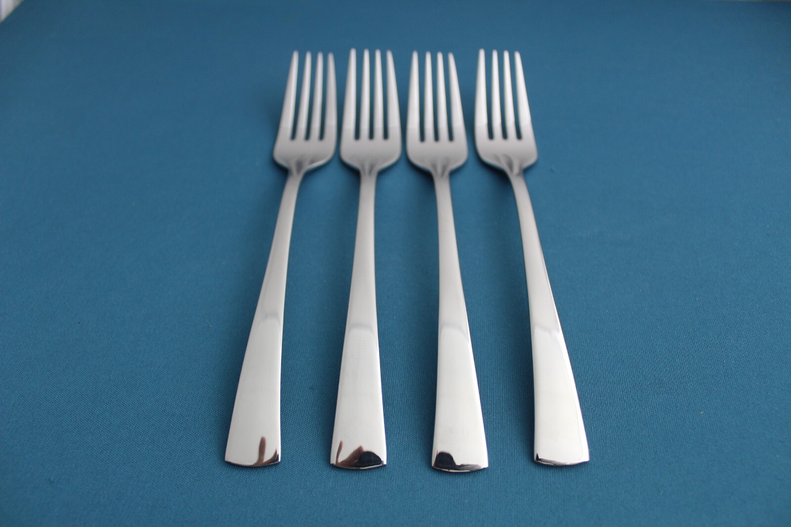 4 Dinner Forks Zwilling J. A. Henckels BELLASERA Glossy 18/10 NEW 7 7/8" gallery