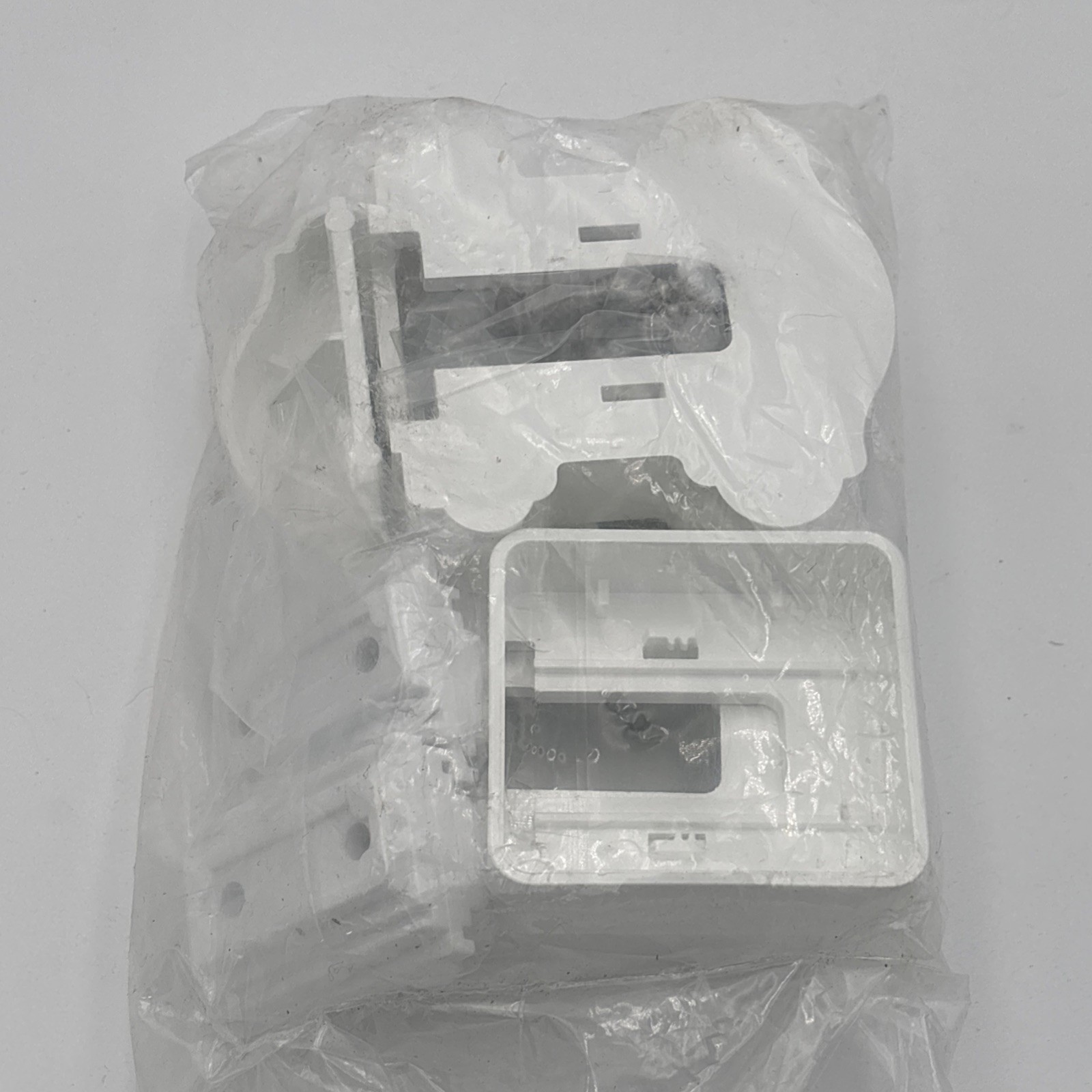 Brand NEW Fiberon Classical Rail Brackets 1004119634 Set Of 2 Top And Bottom gallery