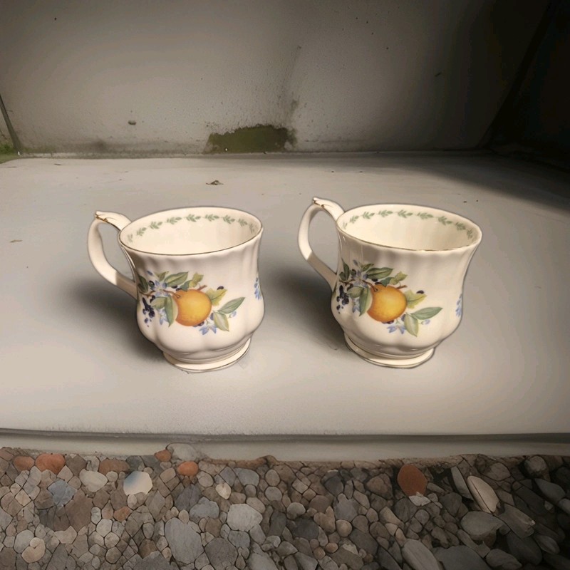 Royal Albert~Bone China Made In England 2 Mugs Covent Garden Fruit Series 1996 gallery