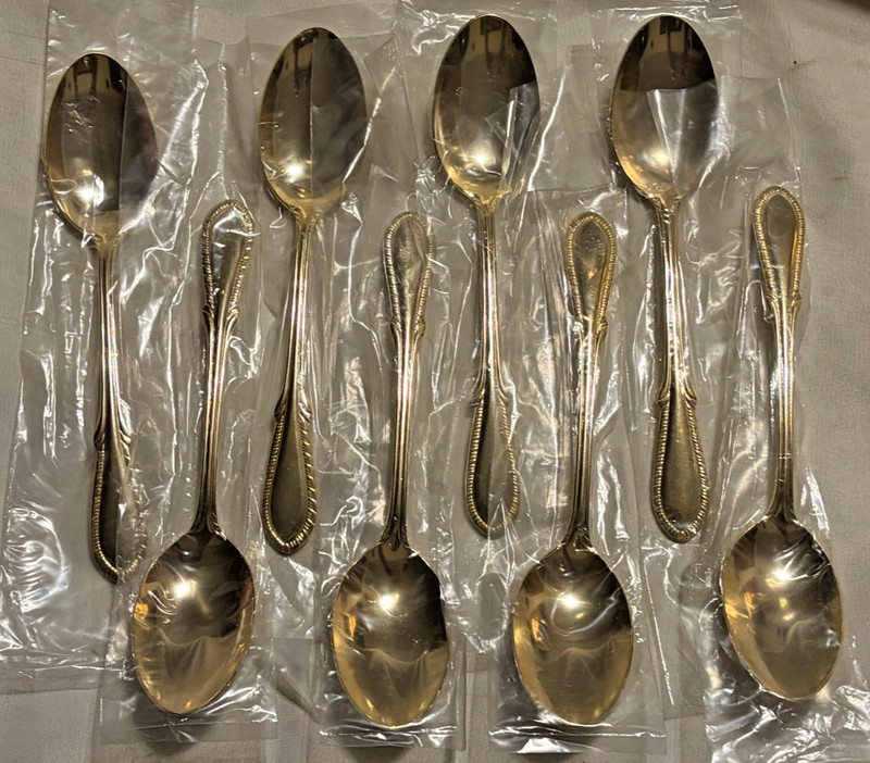 Faberware Breeze-Gold Electroplated Feathered Tip Flatware Service for 8 Serving gallery