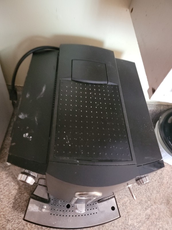 Jura Impressa C5 Fully-Automatic Espresso Machine Parts Only Powers On Has Leak gallery