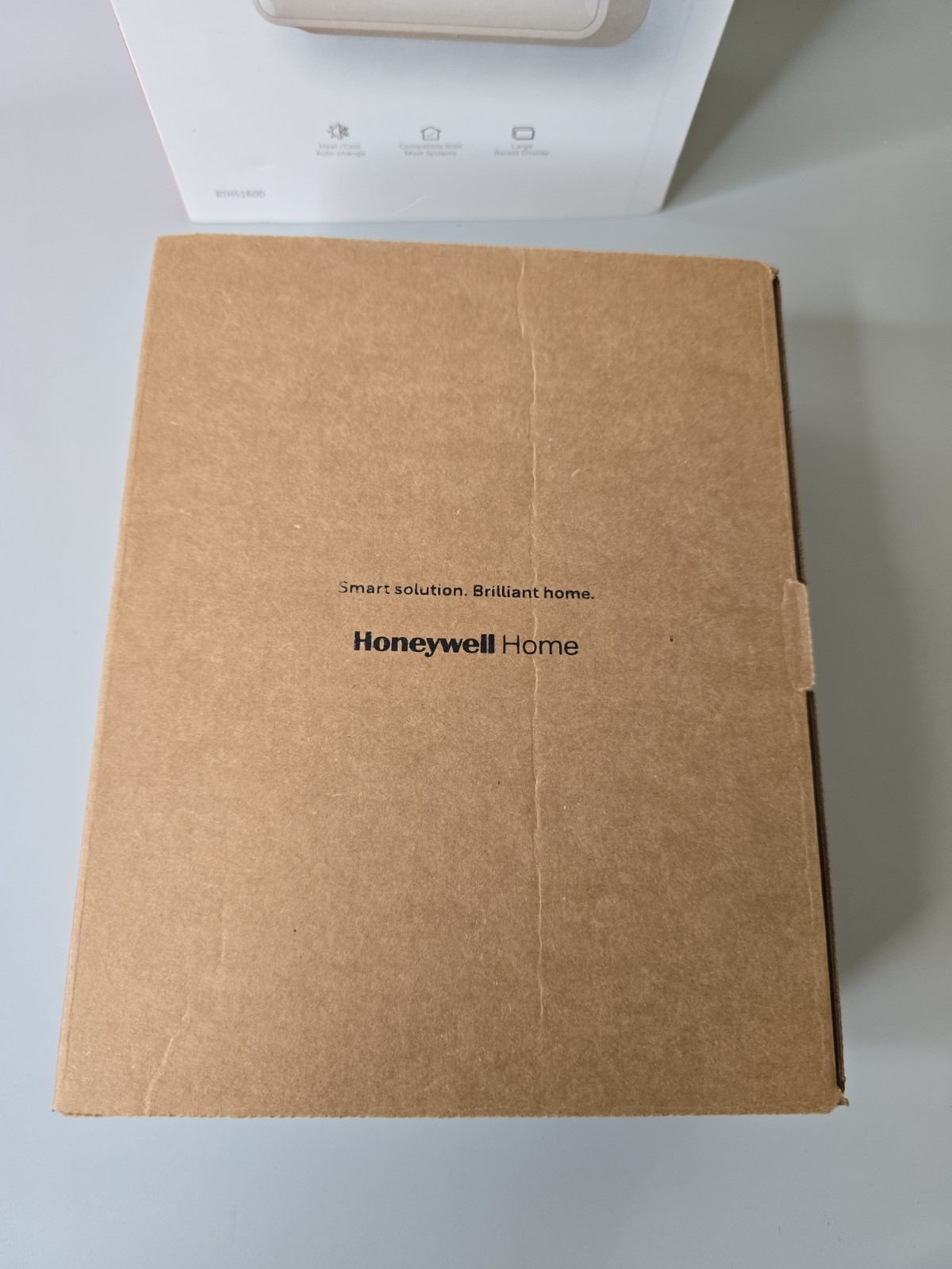 New Honeywell Home T2 Non-Programmable Thermostat Backlit Display RTH5160D gallery