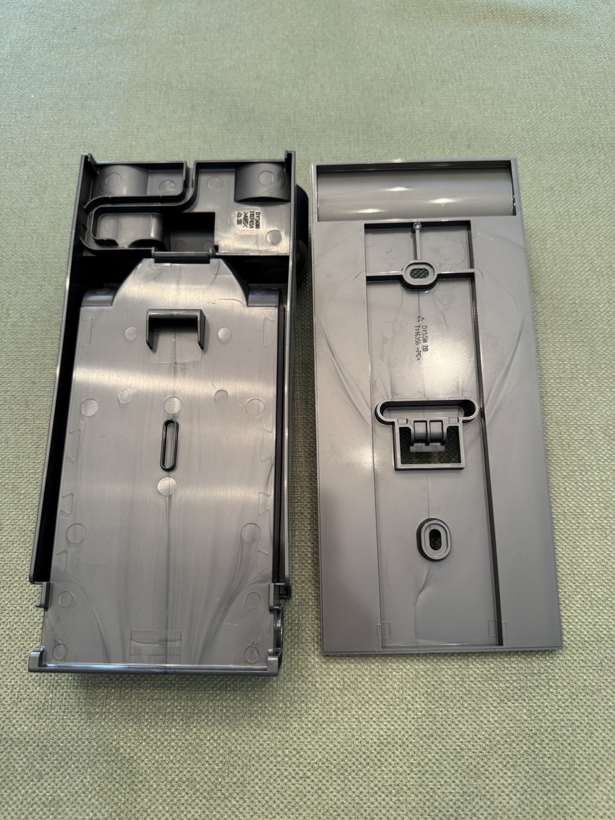 Dyson V11 Wall Mount Docking Station Vacuum Replacement 970011-01 New & Genuine gallery