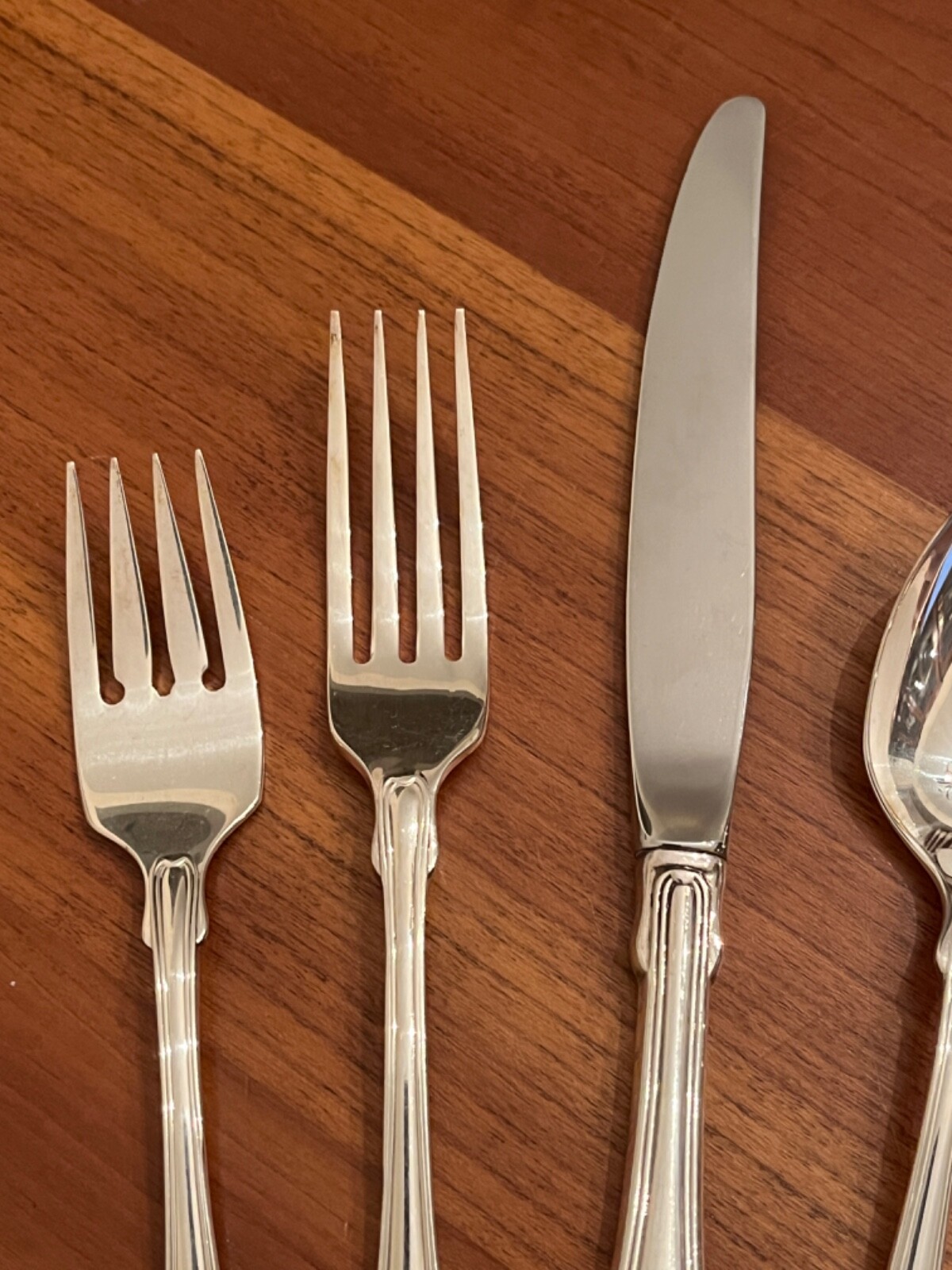 Oneida Heirloom Cube Community SILVER SHELL Silverplate Flatware - Choice gallery
