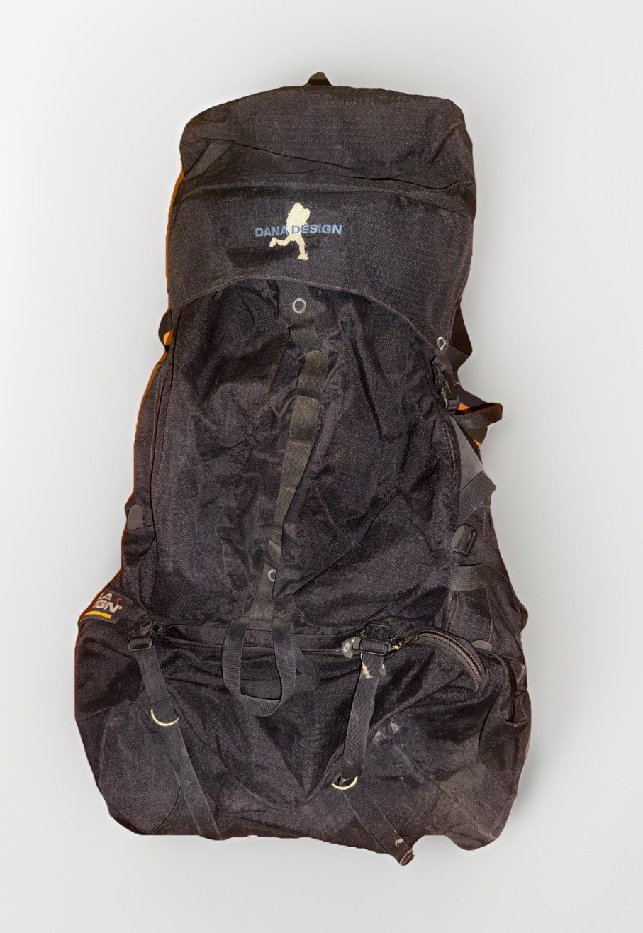 vintage Dana Design ASTRALPLANE  BACKPACK  -- size medium -- black