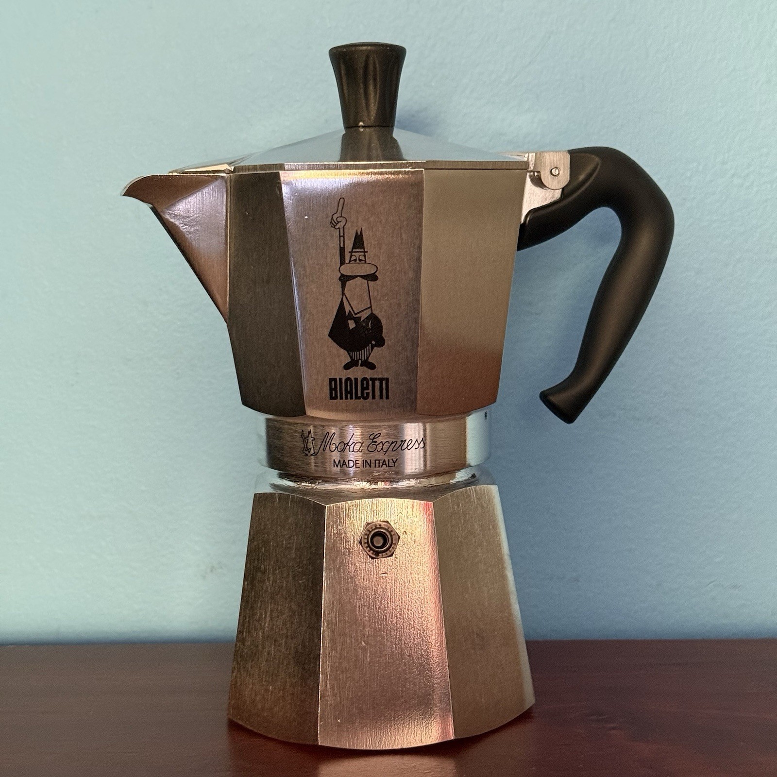 Bialetti Moka Express 6-Cup 270mL Aluminum Stovetop Espresso Maker Silver Black gallery
