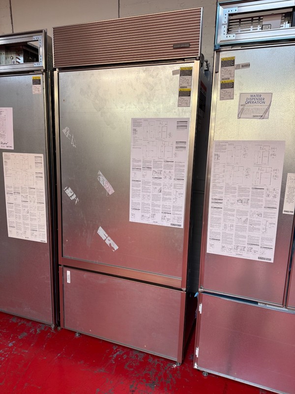 36” Subzero Refrigerator Freezer Panel Ready BI36UORH (Used 2019) gallery