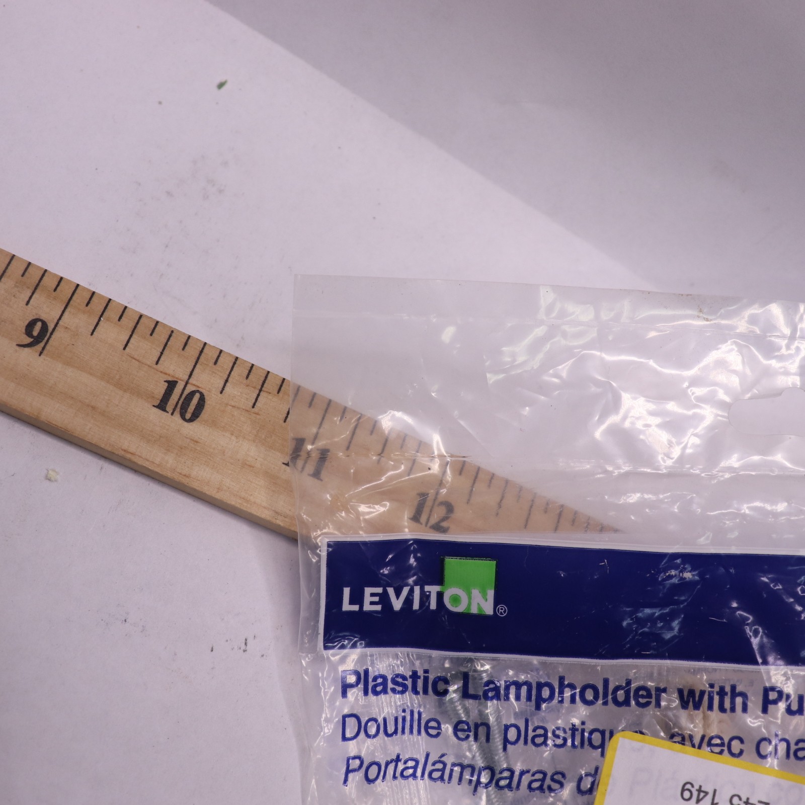 Leviton Plastic Pull-Chain Lampholder gallery