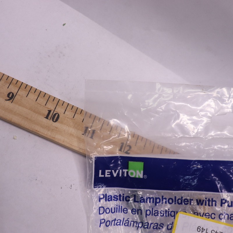 Leviton Plastic Pull-Chain Lampholder gallery