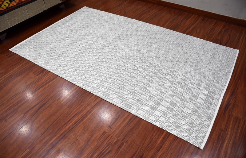 Hand Woven 100% Wool Reversible Diamond Pattern Flatweave Area rug Ivory Gray gallery