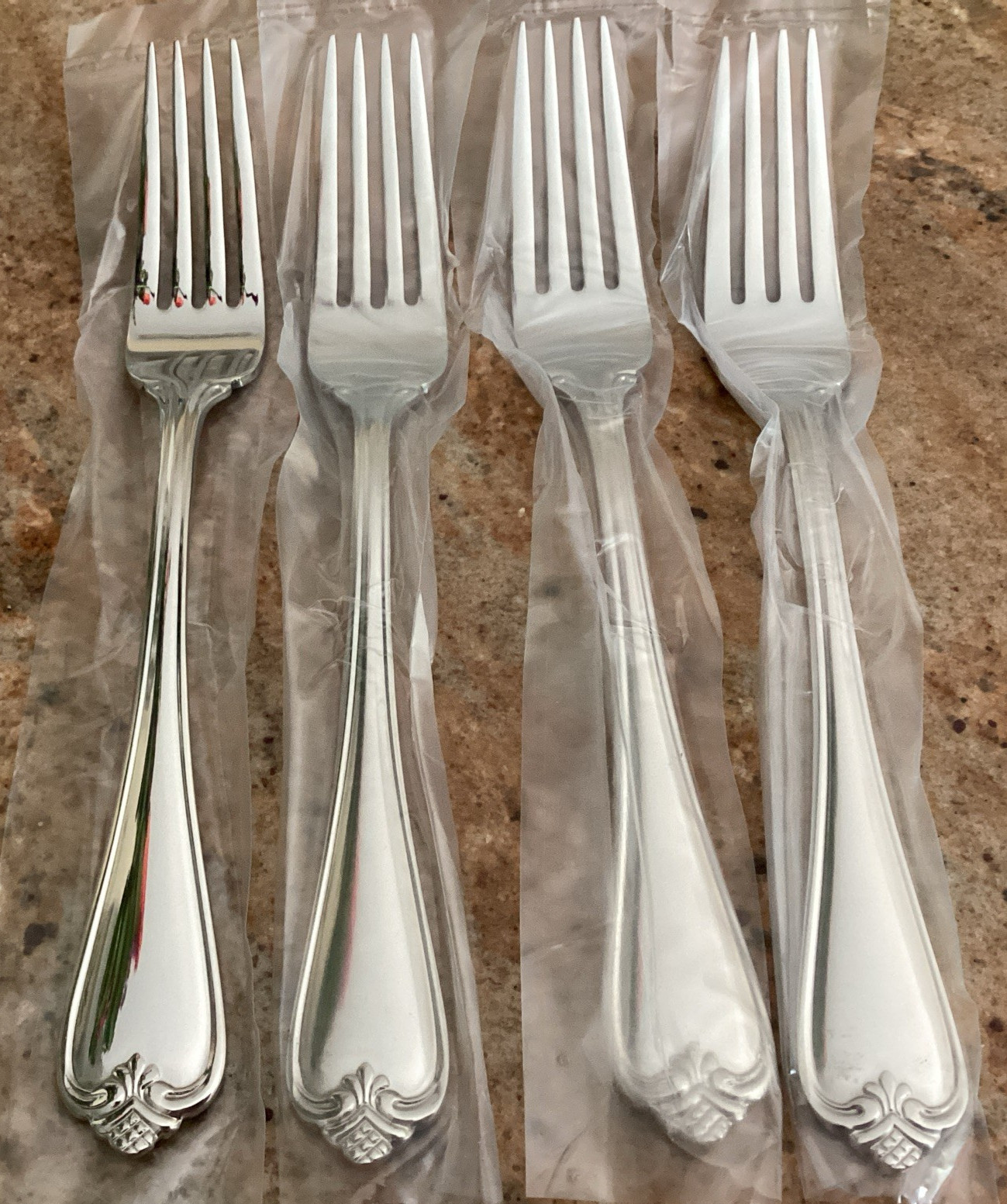 Reed & Barton ROSECLIFF 4 Dinner Forks Unused Stainless 18/10 China Flatware 8" gallery
