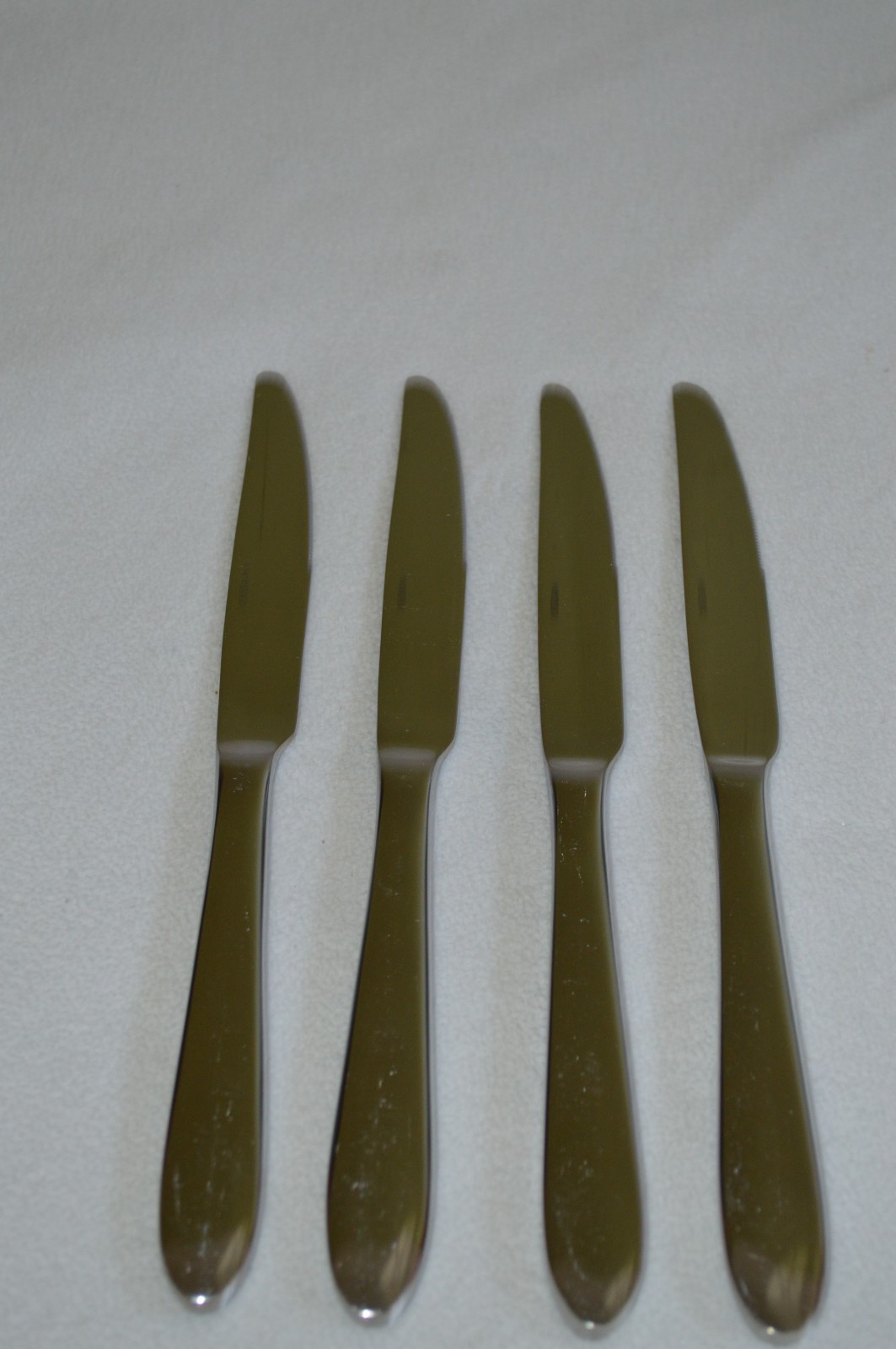 Oneida Mooncrest Trista Stainless Flatware Dinner Knife Set of 4 gallery