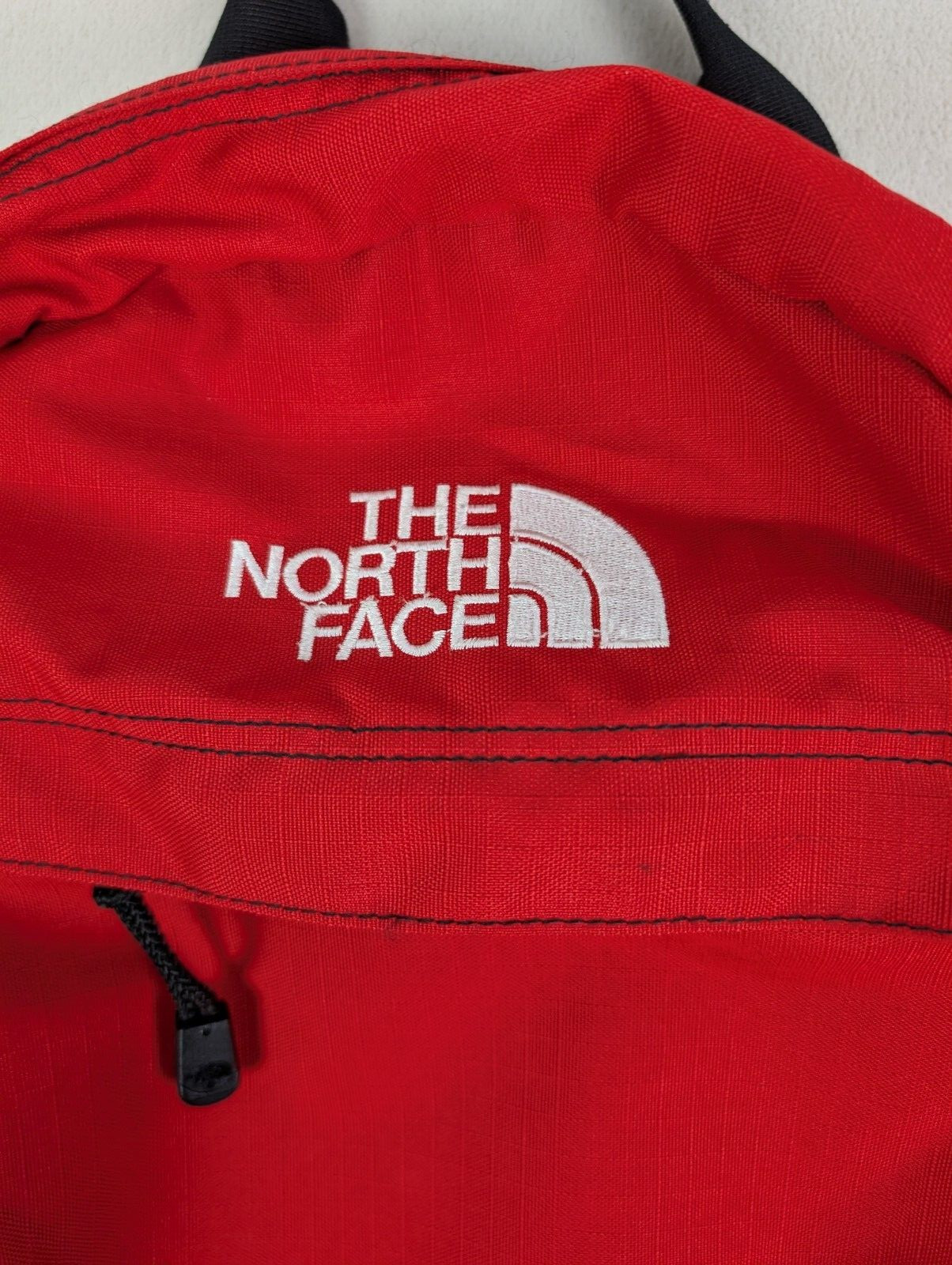 THE NORTH FACE Vtg Inyo Red Black Backpack Adjustable Shoulder Straps 2