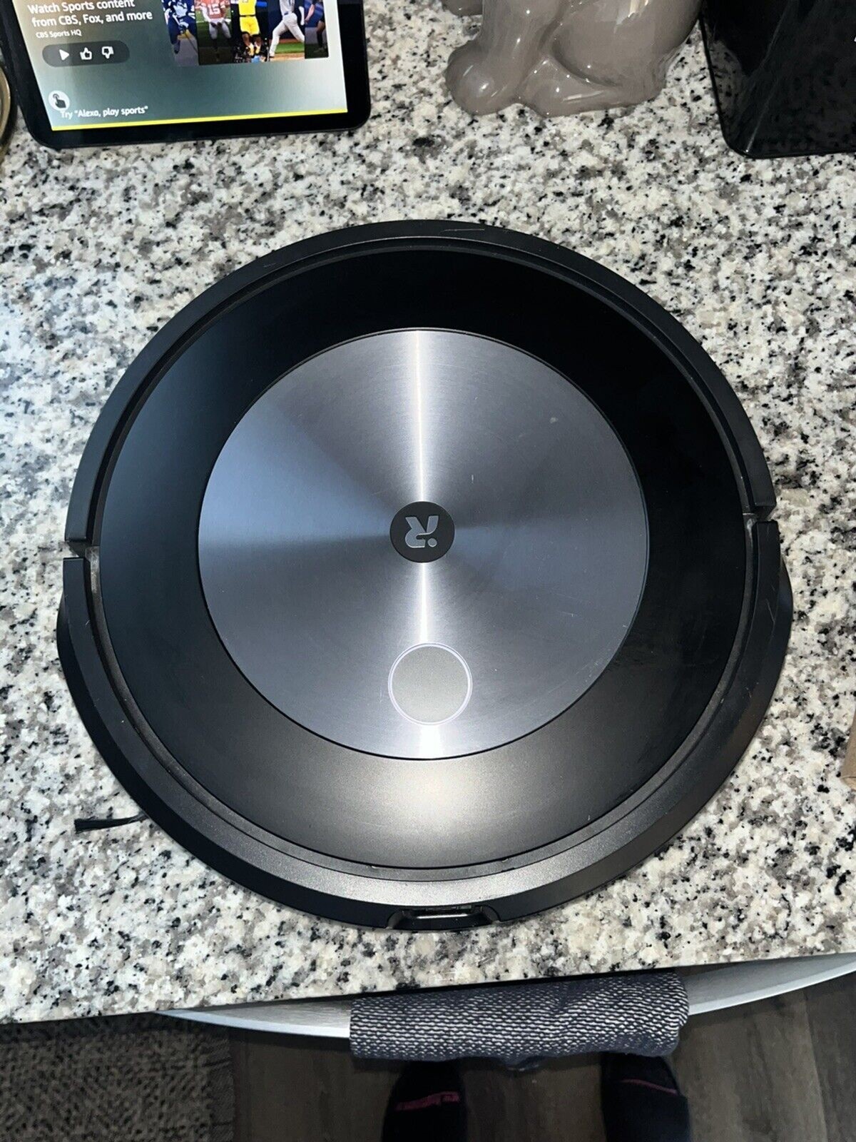 iRobot Roomba J7 WiFi Connected Smart Mapping Robot Cleaner Vacuum gallery