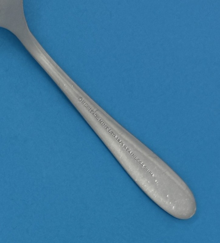 2 HERITAGE MINT REFLECTIONS GLOSSY 18/0 STAINLESS FLATWARE TEASPOONS 6-1/4" gallery