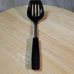 Vtg ECKO “Like” Black Plastic Slotted Spoon Easy Clean Metal Handle Single Item